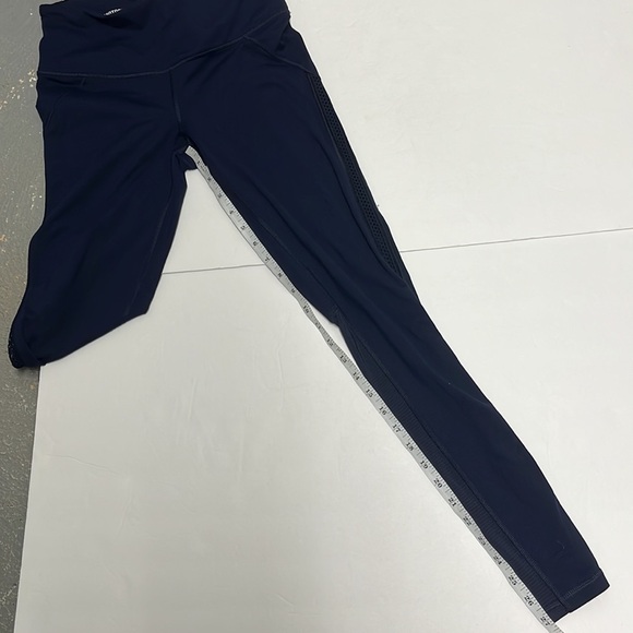 Victoria Secret Leggings with mesh side panel - Picture 8 of 8
